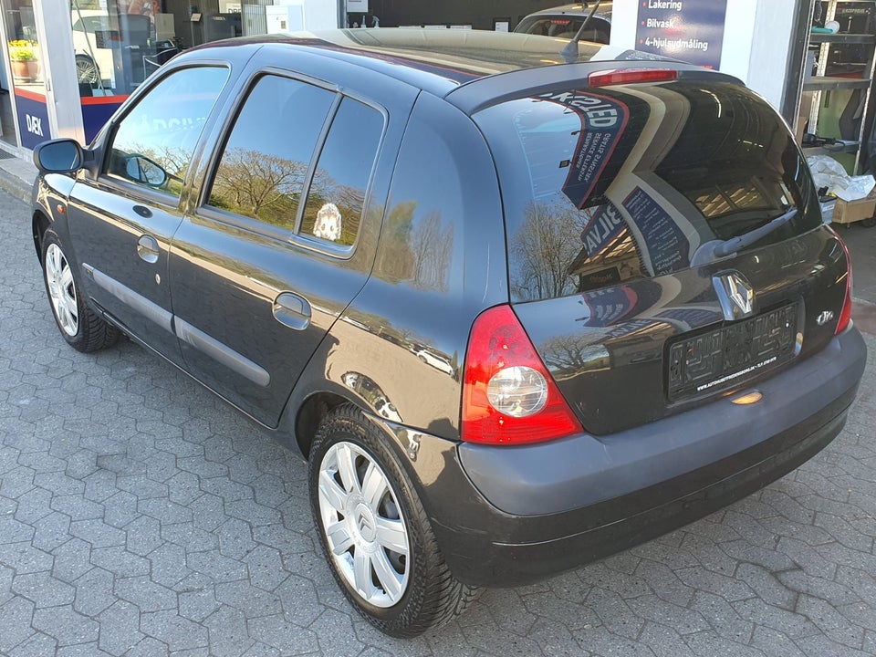 Renault Clio II 1,2 8V Authentique 5d