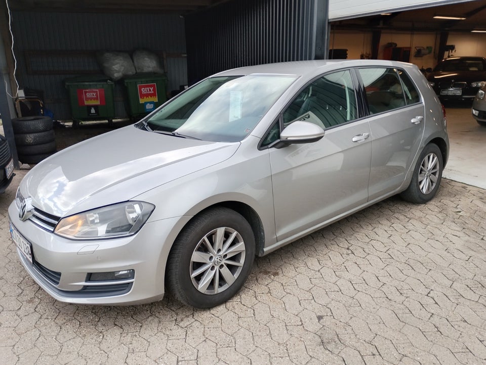 VW Golf VII 1,4 TSi 122 Comfortline BMT 5d