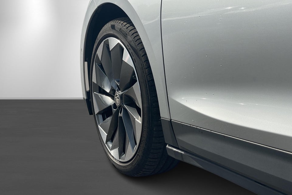 Skoda Enyaq 80 iV ecoSuite 5d