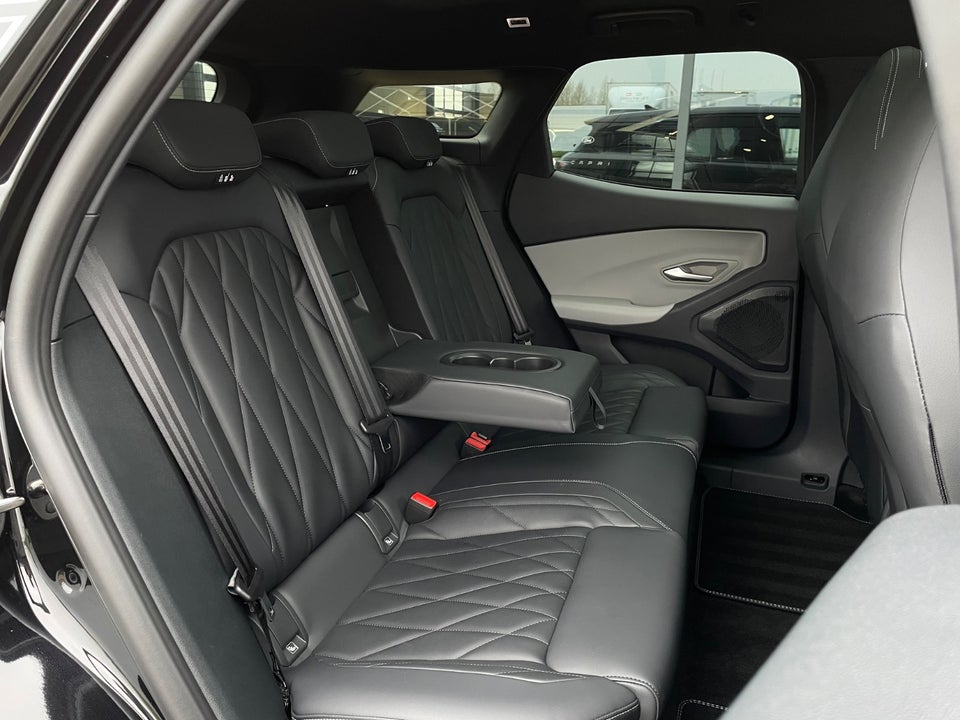 Ford Explorer 82 Premium Extended Range 5d