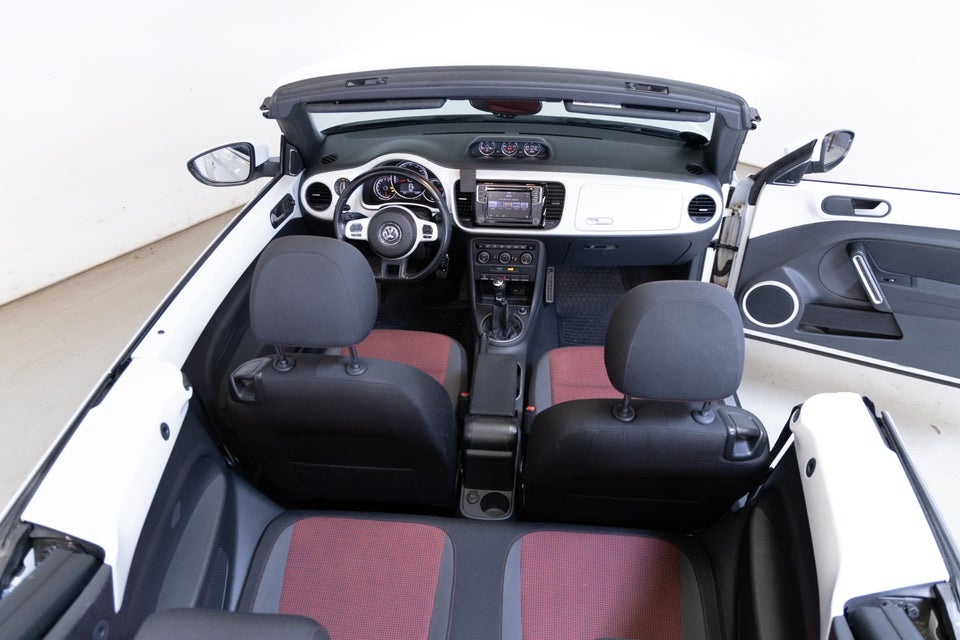 VW The Beetle 1,2 TSi 105 Design Cabriolet BMT 2d