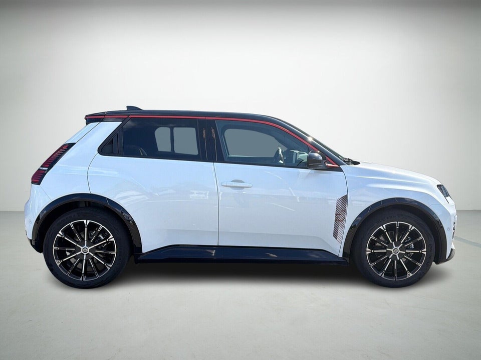 Renault 5 E-Tech 52 Iconic 5d
