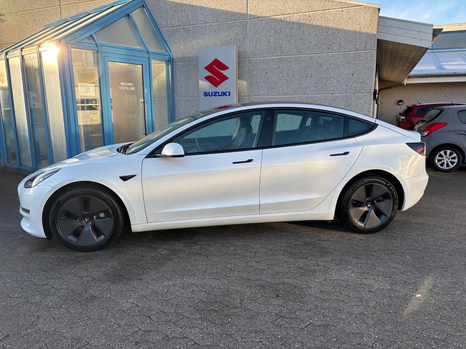 Tesla Model 3 Long Range AWD 4d