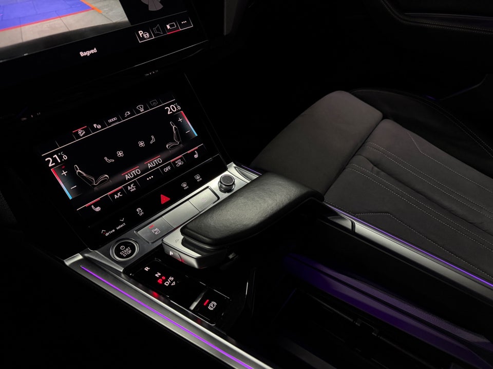 Audi Q8 e-tron 55 Advanced quattro 5d