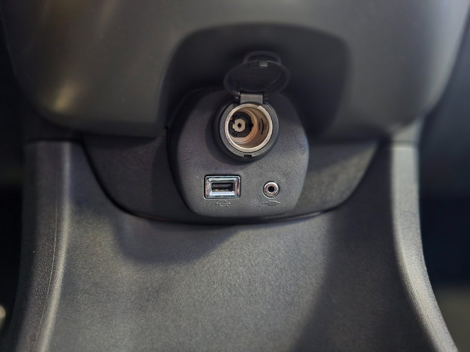 Toyota Aygo 1,0 VVT-i x-press x-shift 5d
