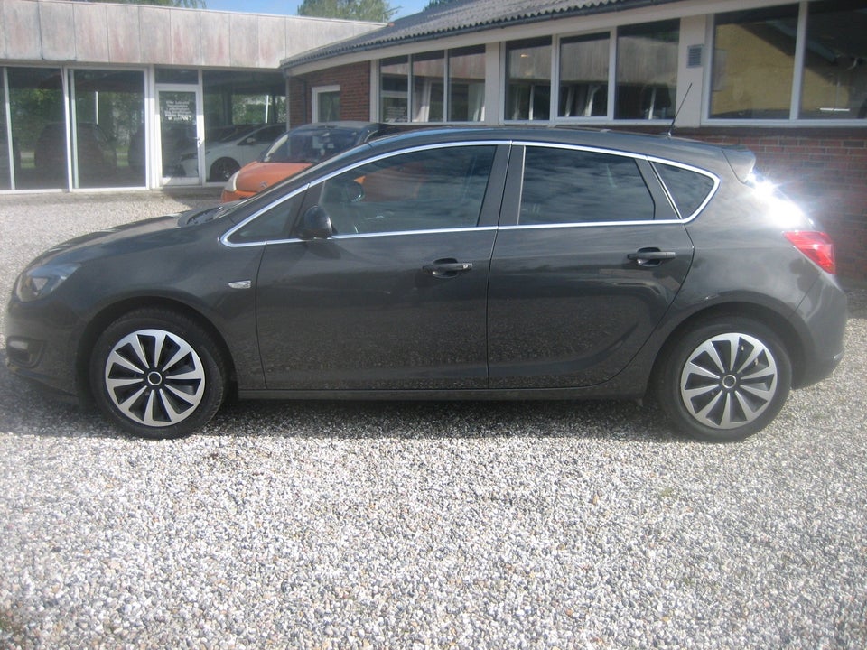 Opel Astra 1,4 T 140 Enjoy 5d