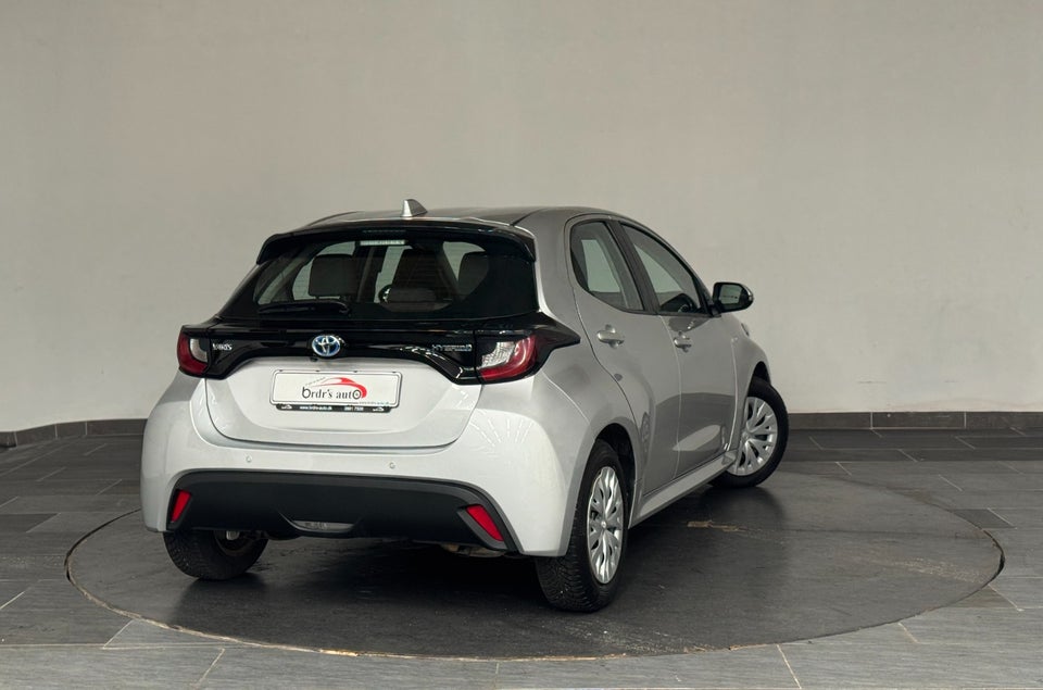 Toyota Yaris 1,5 Hybrid H3 e-CVT 5d