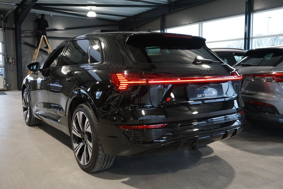 Audi Q8 e-tron 55 S-line Black Style quattro 5d