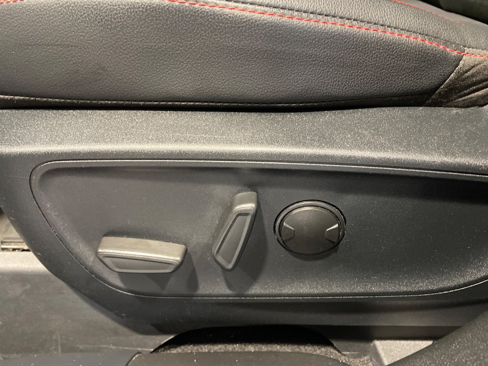 Ford Kuga 2,5 PHEV ST-Line X CVT 5d