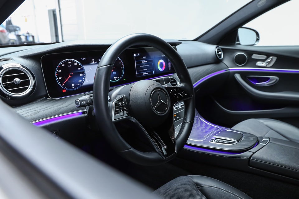 Mercedes E300 de 2,0 Advantage stc. aut. 5d