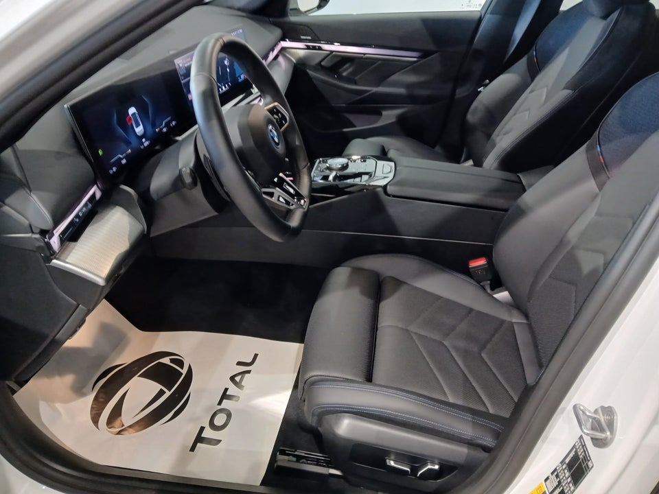 BMW i5 eDrive40 M-Sport 4d