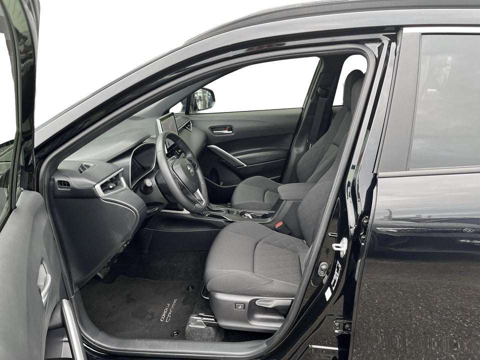 Toyota Corolla Cross 2,0 Hybrid Style Comfort CVT 5d