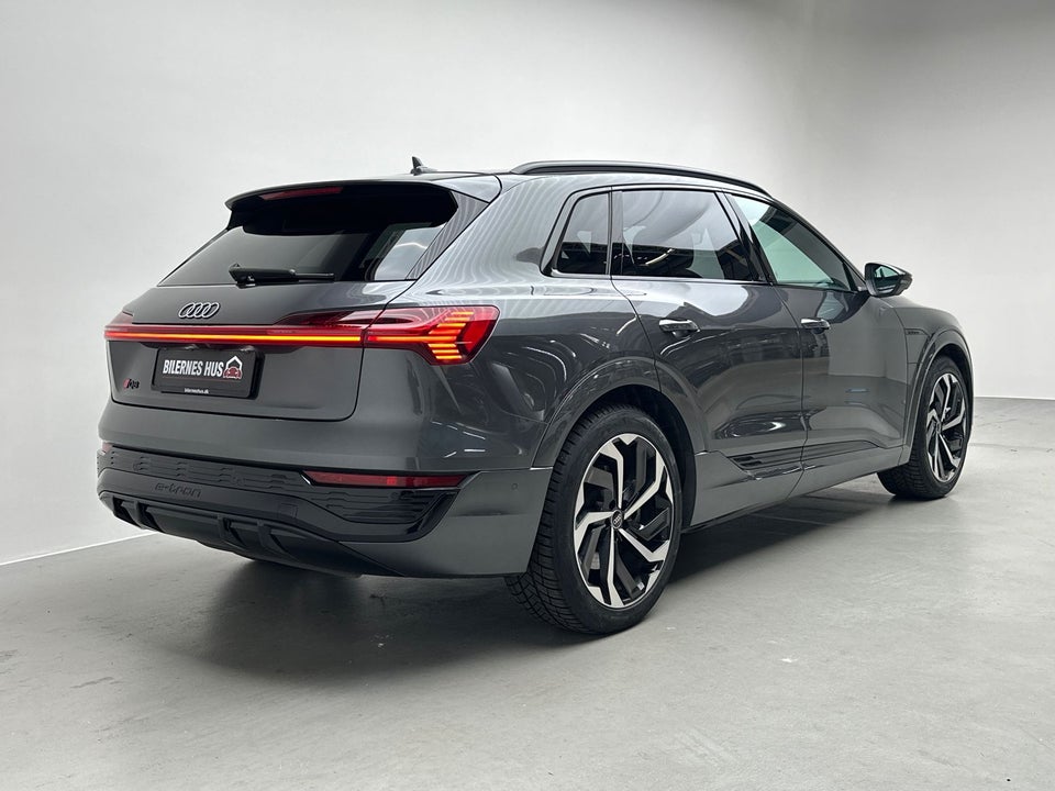 Audi Q8 e-tron 55 S-line quattro 5d