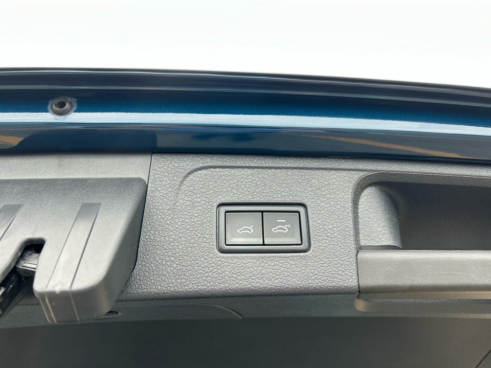 VW Passat 2,0 TDi 150 Elegance+ Variant DSG 5d