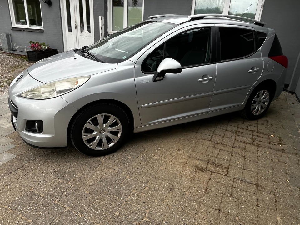 Peugeot 207 1,6 HDi 110 Premium SW 5d