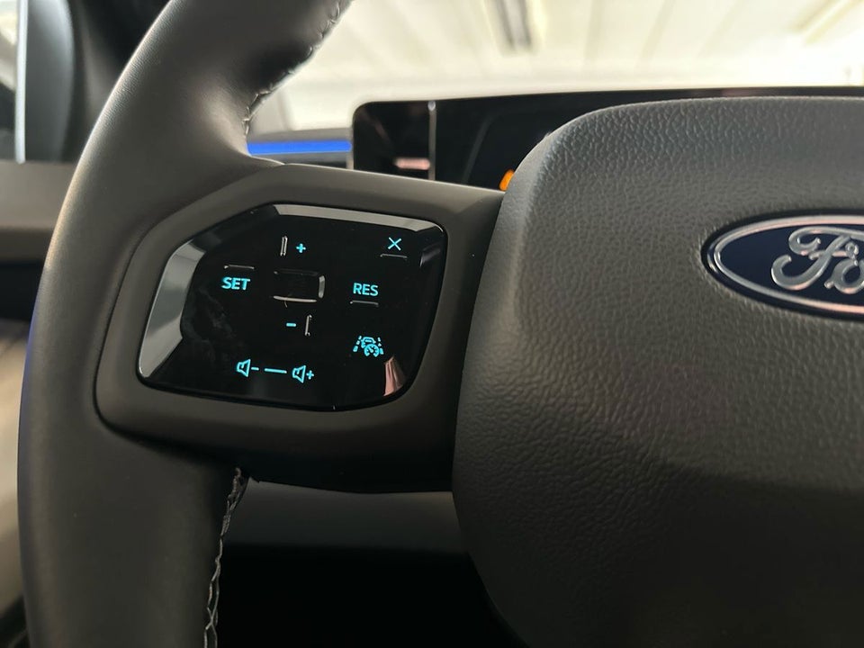 Ford Capri 84 Premium Extended Range AWD 5d