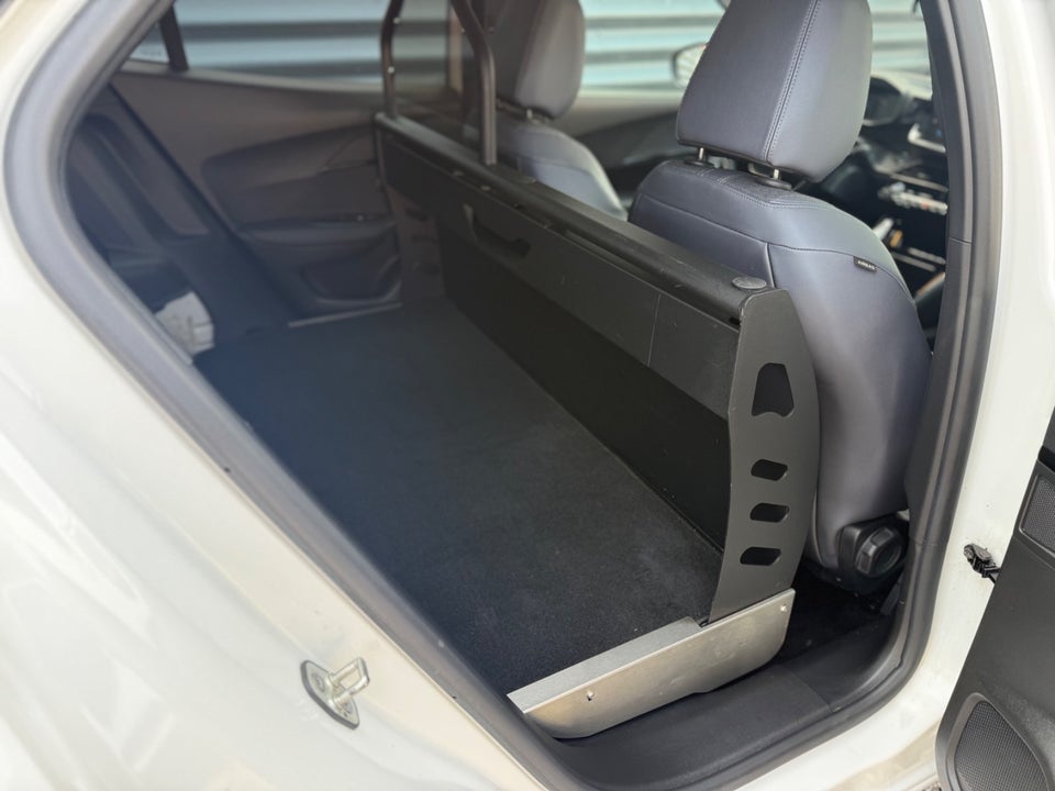 Peugeot 2008 1,5 BlueHDi 130 Allure Pack EAT8 Van 5d