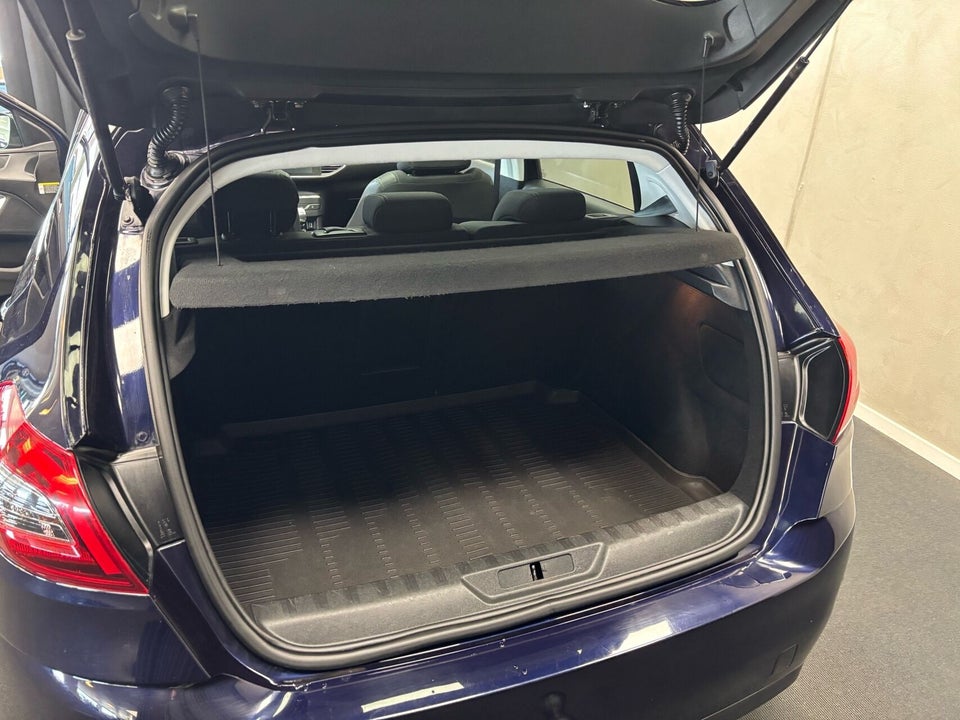 Peugeot 308 1,6 BlueHDi 120 Allure+ 5d