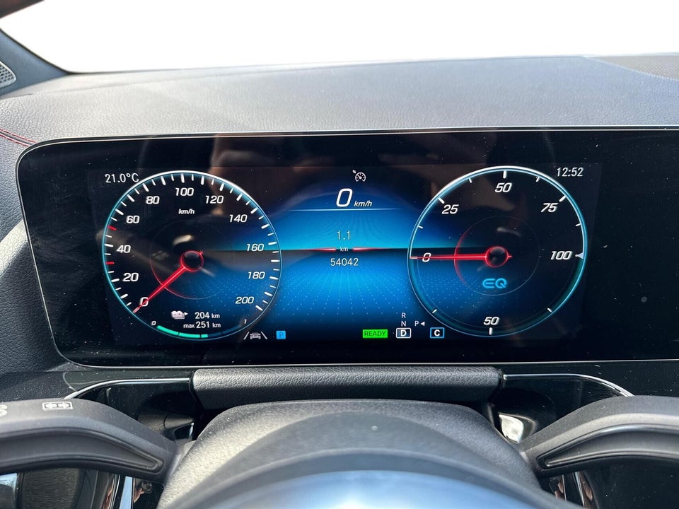 Mercedes EQA300 AMG Line 4Matic 5d