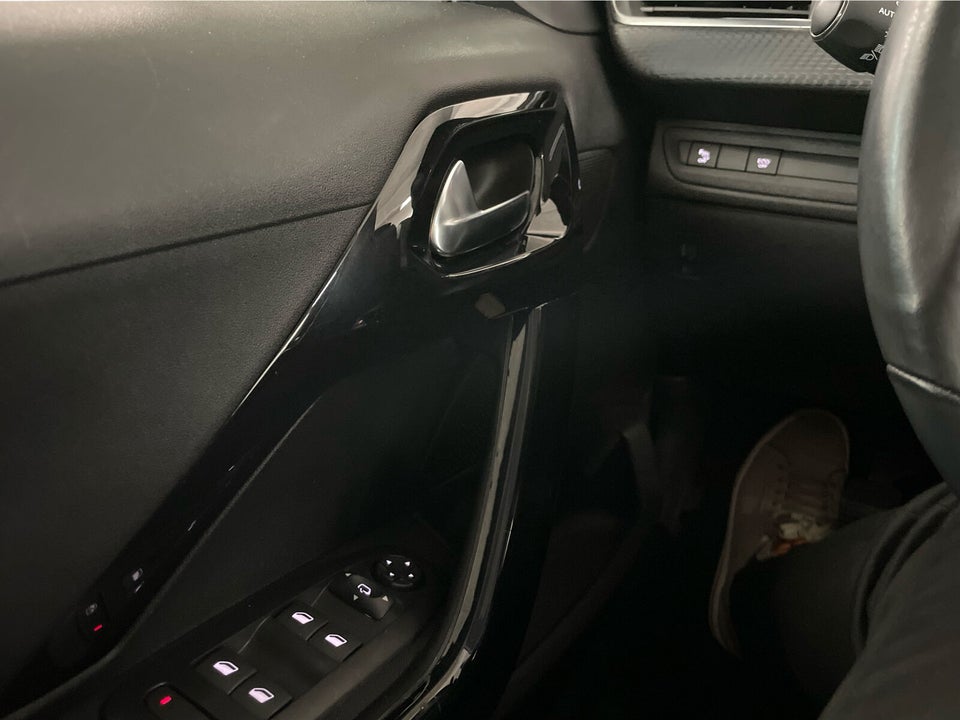 Peugeot 208 1,2 PureTech 82 Prestige 5d