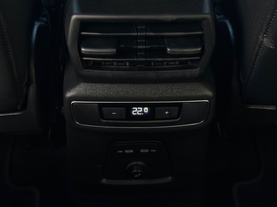 Audi Q4 e-tron 40 S-line 5d