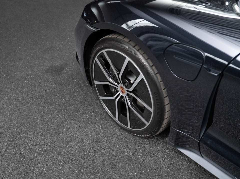 Porsche Taycan Performance+ Black Edition 4d