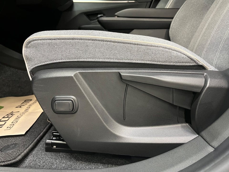 Renault Megane E-Tech 40 Equilibre 5d