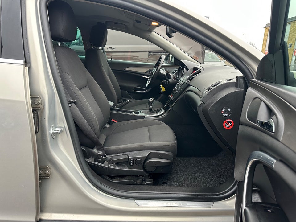 Opel Insignia 1,8 Edition Sports Tourer 5d