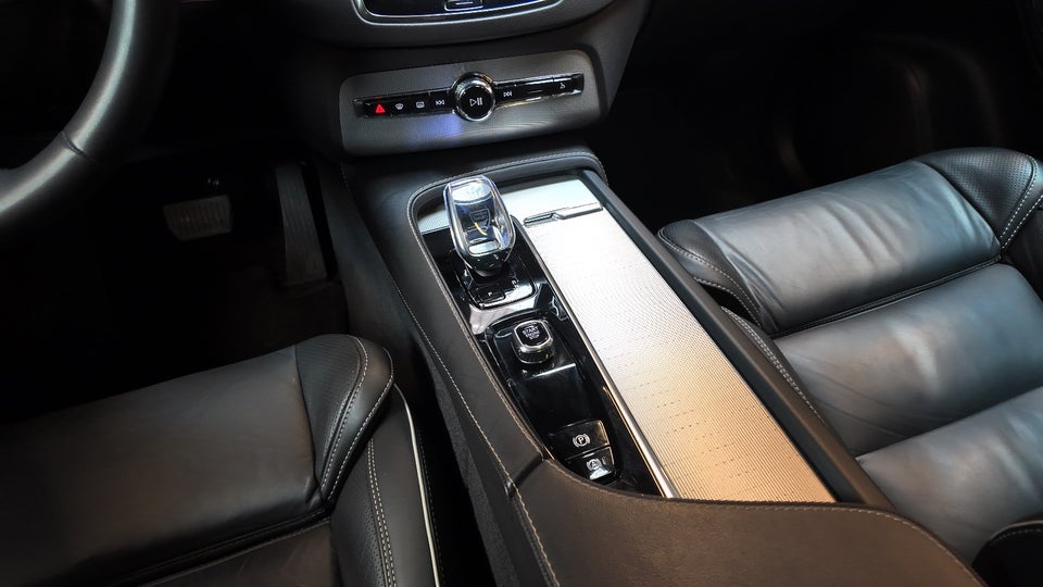 Volvo XC90 2,0 T8 ReCharge Ultimate Dark aut. AWD 7prs 5d