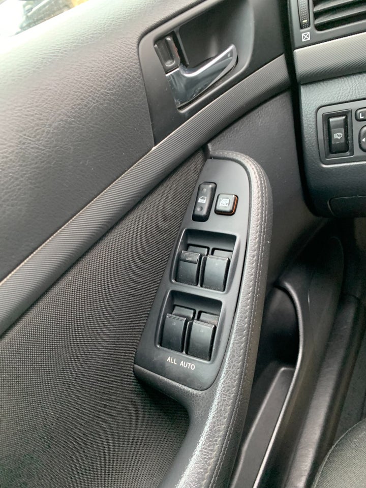 Toyota Avensis 1,8 VVT-i Sol 4d