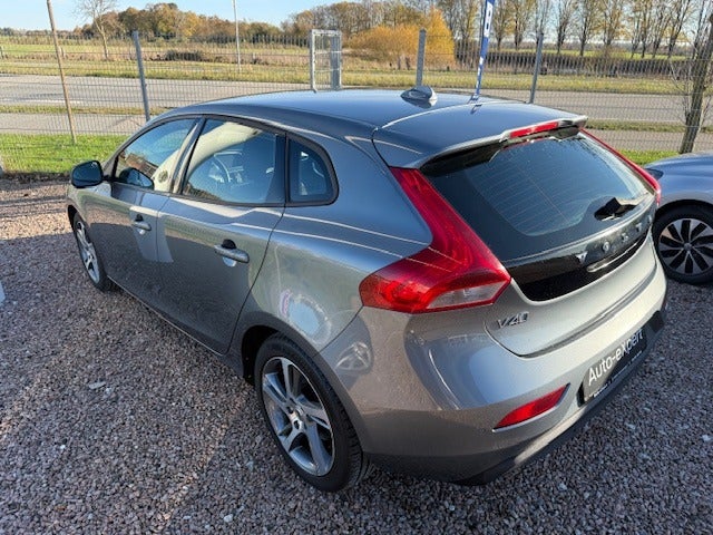 Volvo V40 1,5 T2 122 Momentum aut. 5d