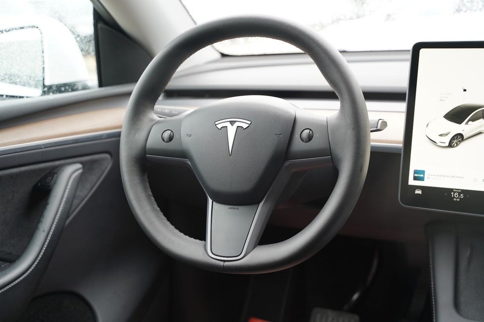 Tesla Model Y Long Range AWD 5d