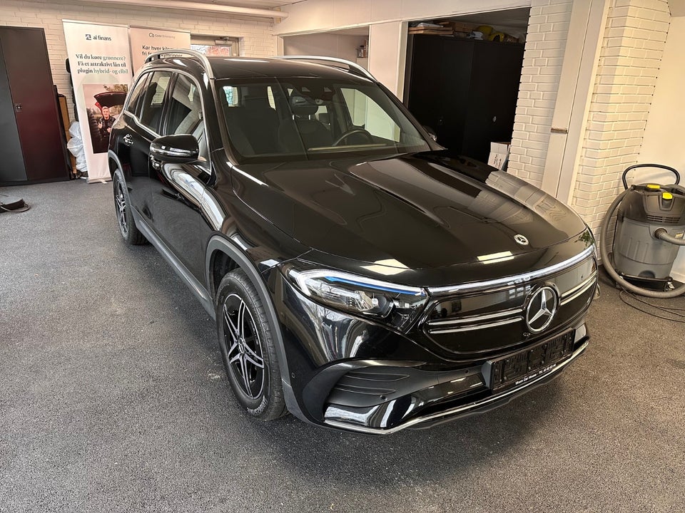 Mercedes EQB250 AMG Line 5d