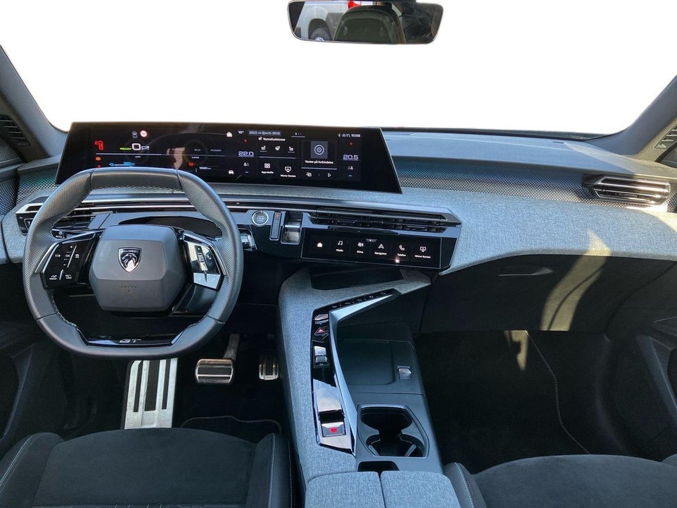 Peugeot e-3008 77 GT Pack 5d