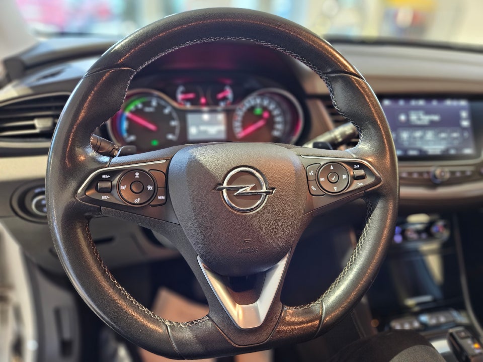 Opel Grandland X 1,6 Hybrid Ultimate aut. 5d