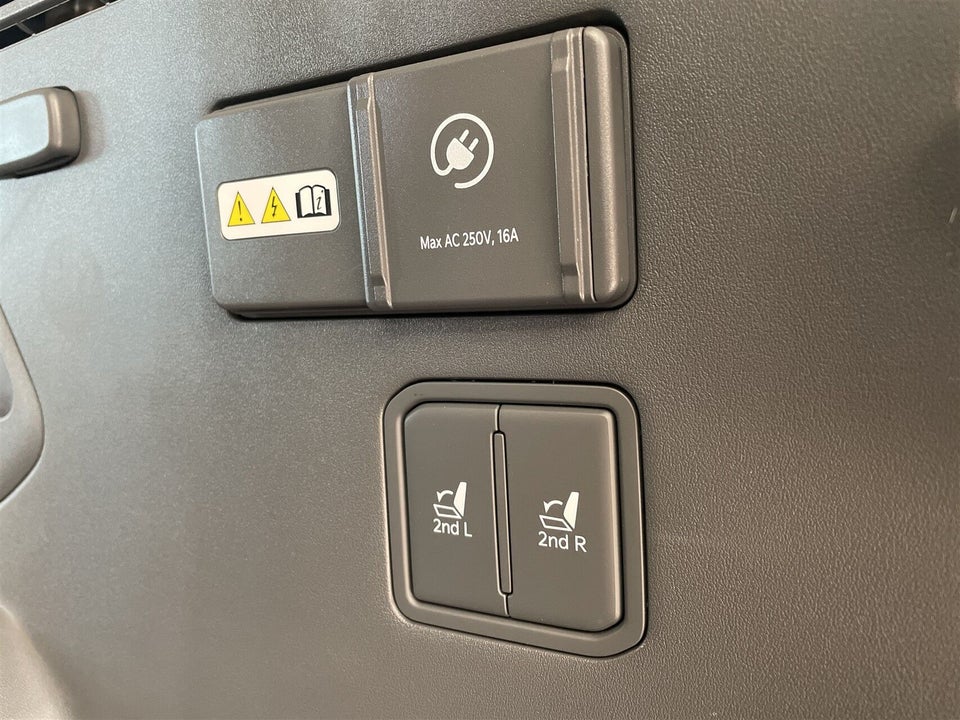 Kia EV9 76 Standard Range Upgrade RWD 7prs 5d