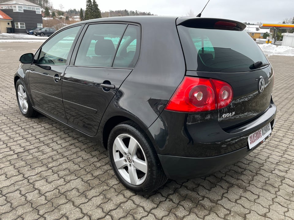 VW Golf V 1,6 GT Sport 5d