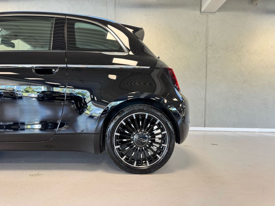 Fiat 500e 42 la Prima by Bocelli 3d