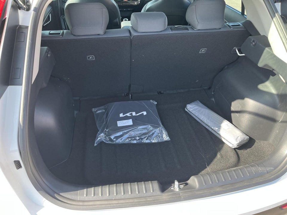 Kia Niro 64 EV Access 5d