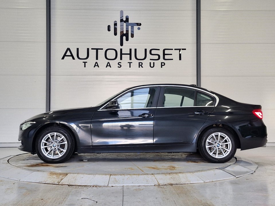 BMW 320i 2,0 Advantage aut. 4d