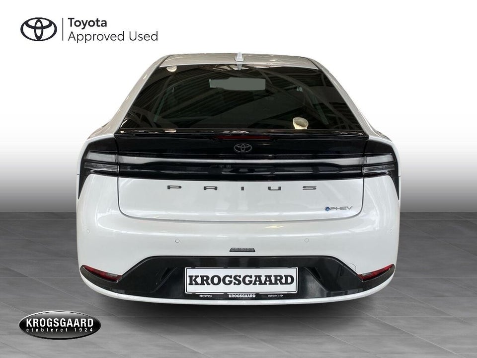 Toyota Prius 2,0 Plug-in Hybrid Elegant 5d