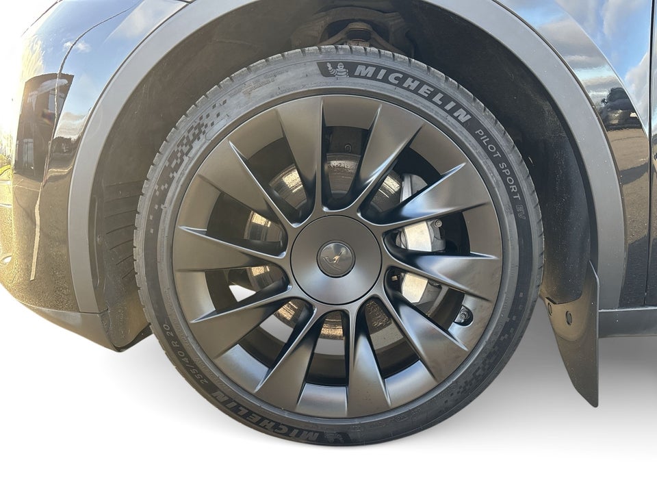 Tesla Model Y Long Range AWD 5d