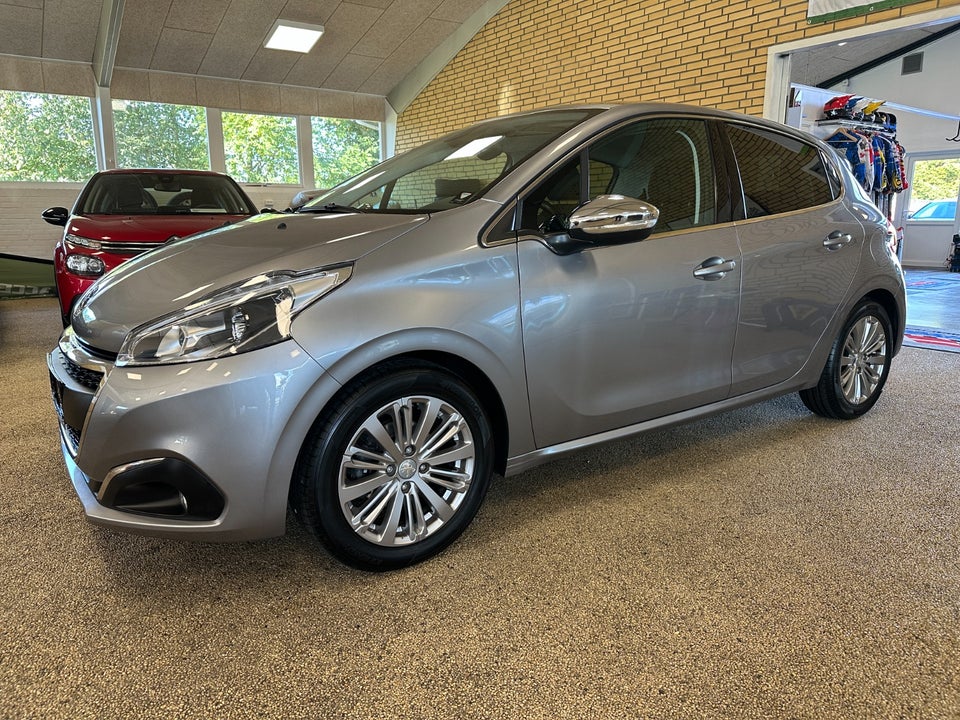 Peugeot 208 1,2 PureTech 82 Allure+ 5d