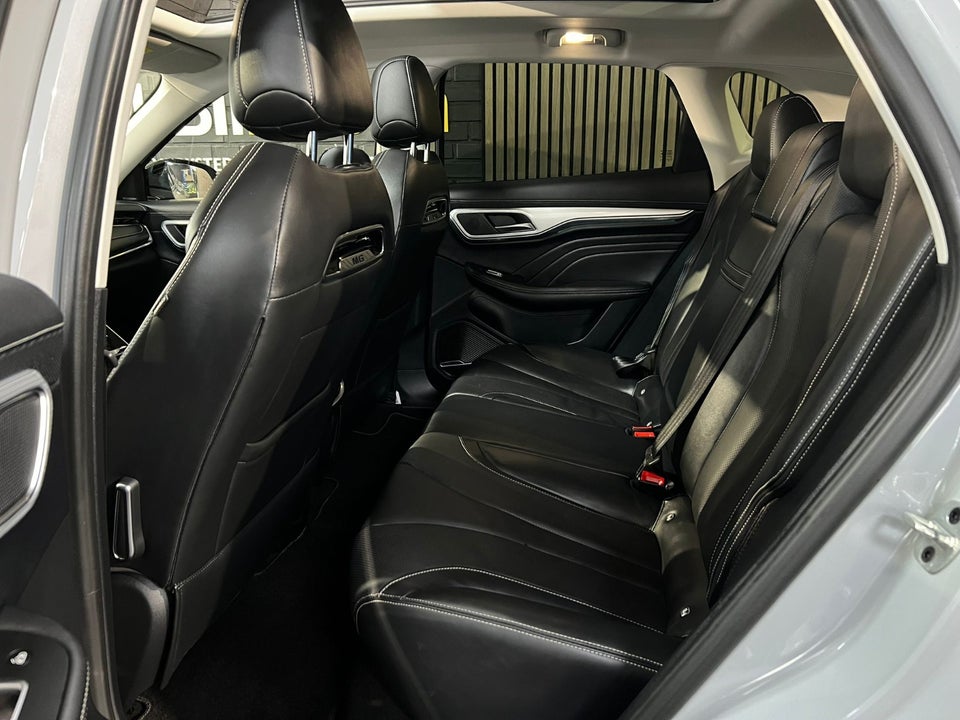 MG Marvel R Luxury 5d