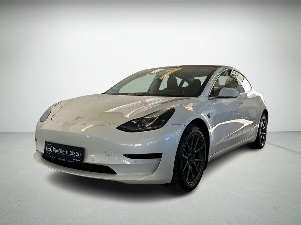Tesla Model 3 Standard Range+ RWD 4d