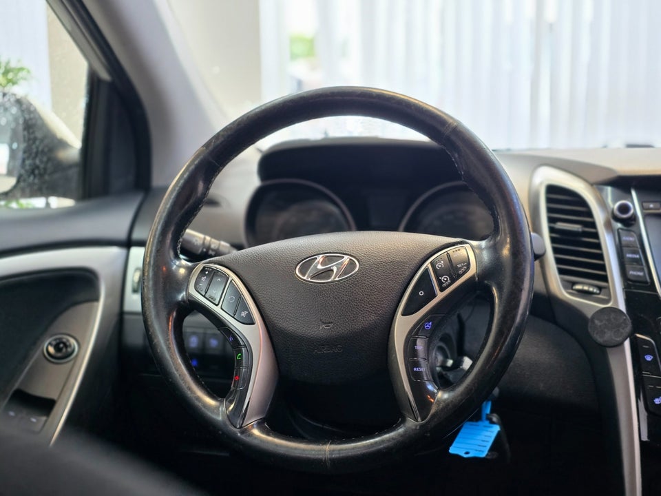 Hyundai i30 1,6 CRDi 110 XTR Eco 5d
