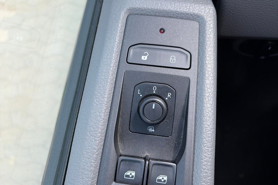 VW Transporter 2,0 TDi 110 Kassevogn lang