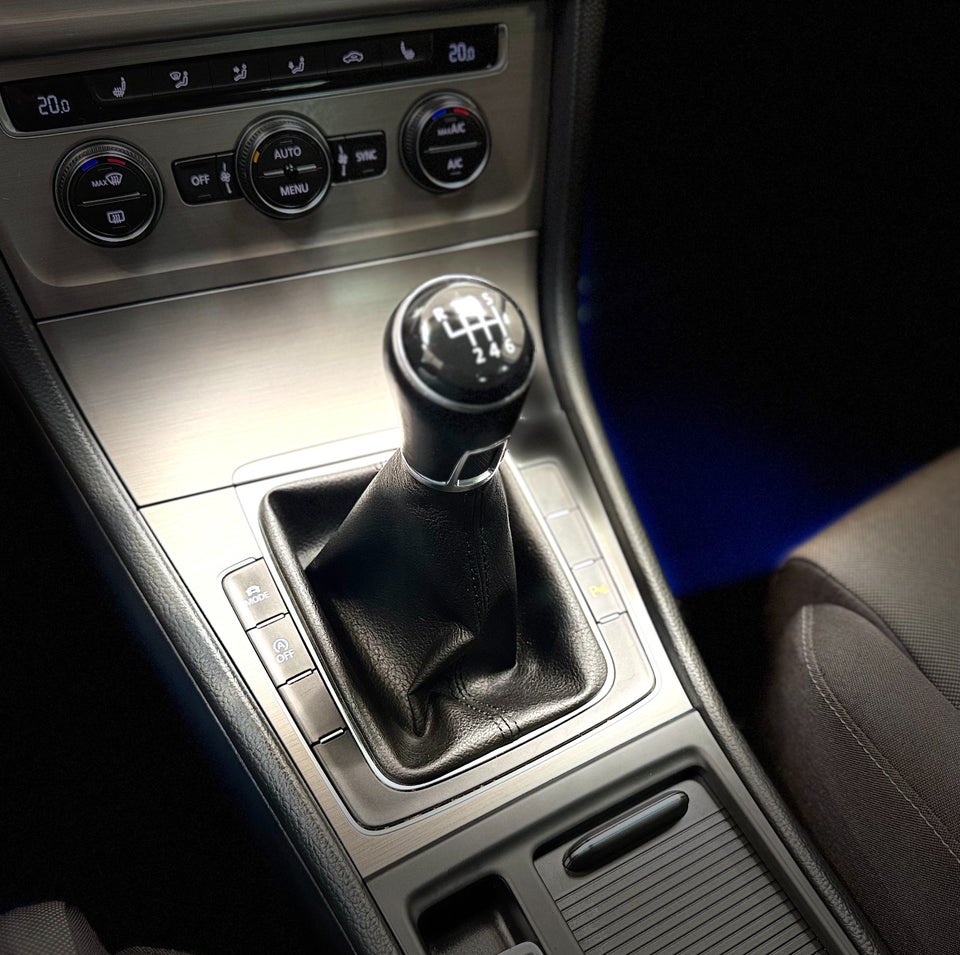 VW Golf VII 1,4 TSi 140 R-line BMT 5d