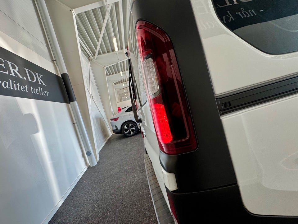 Nissan NV300 2,0 dCi 110 L1H1 Access Combi