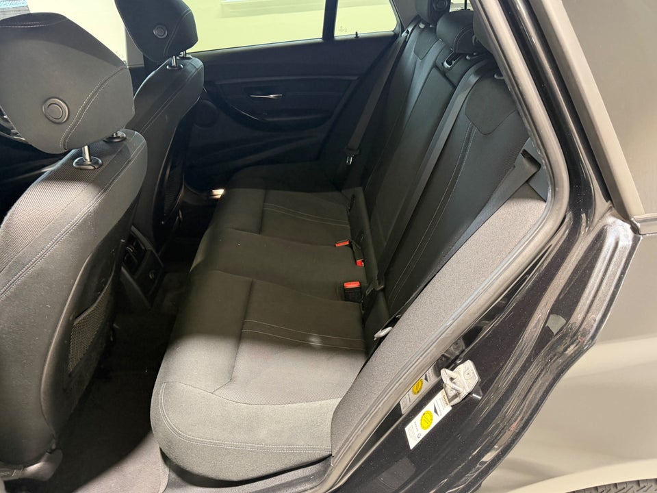 BMW 320d 2,0 Touring 5d